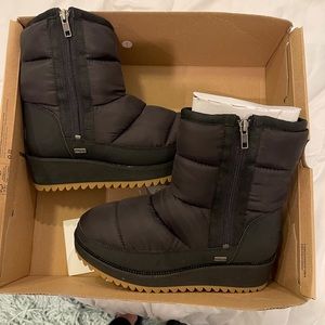 Brand new ugg boots size 7